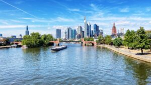 Mainfest Frankfurt am Main 2026 – Das Volksfest am Fluss 3 frankfurt skyline