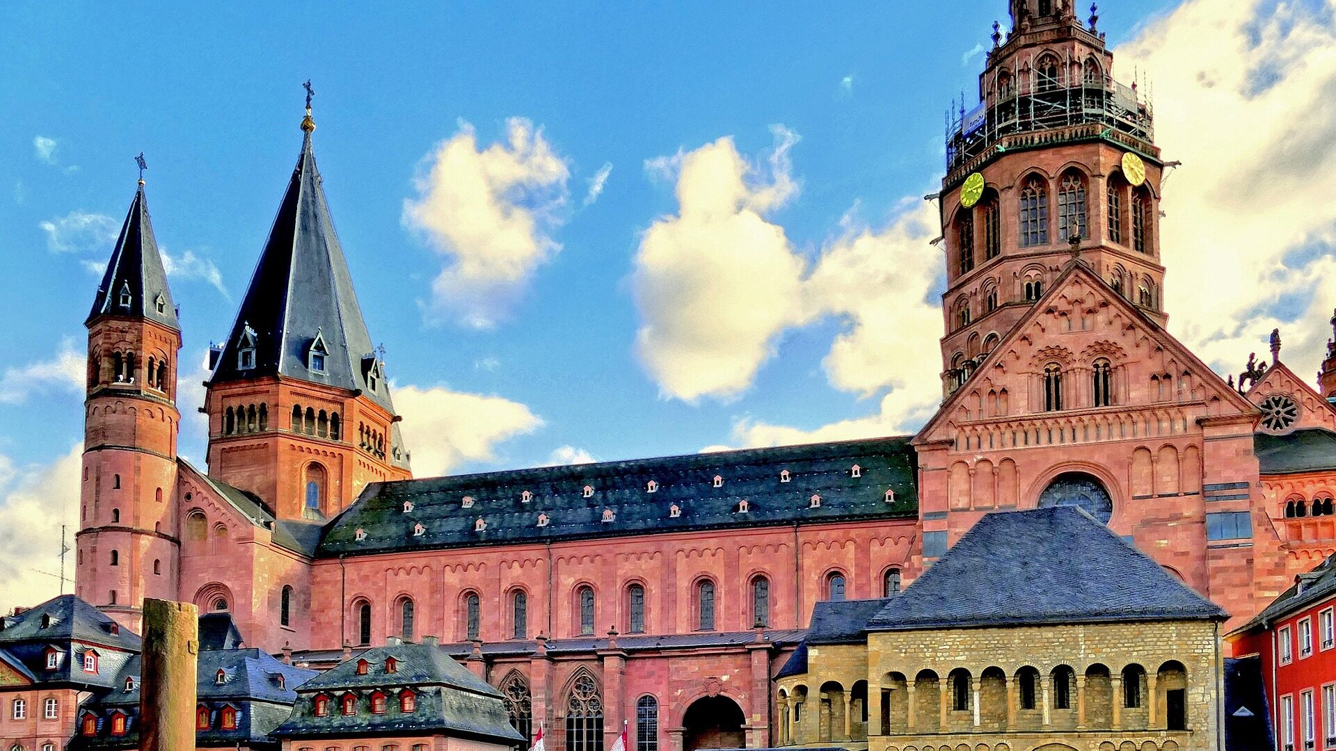 Kostenlos in Mainz zu besichtigen: der Hohe Dom St. Martin zu Mainz, kurz: Mainzer Dom.