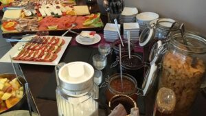 Hotel Mainzer Hof in Mainz – Zentrales Stadthotel am Rhein im Überblick 5 fruehstuecksbuffet edited