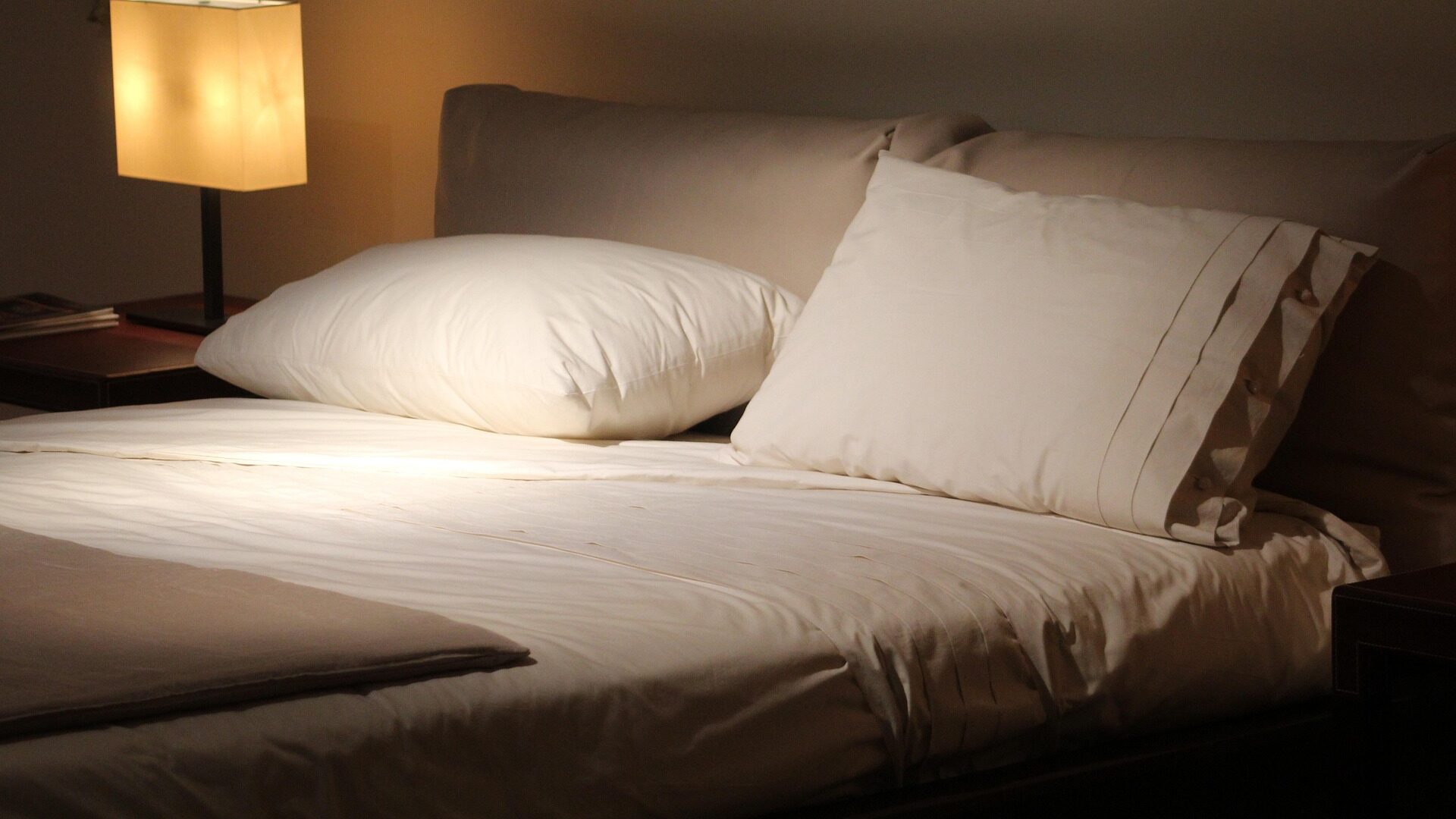 ibis Hotel in Mainz – Zentrale Lage, 24-Stunden-Bar & moderner Schlafkomfort 2 Im ibis Hotel Mainz City erwartet Sie besonderer Schlafkomfort.